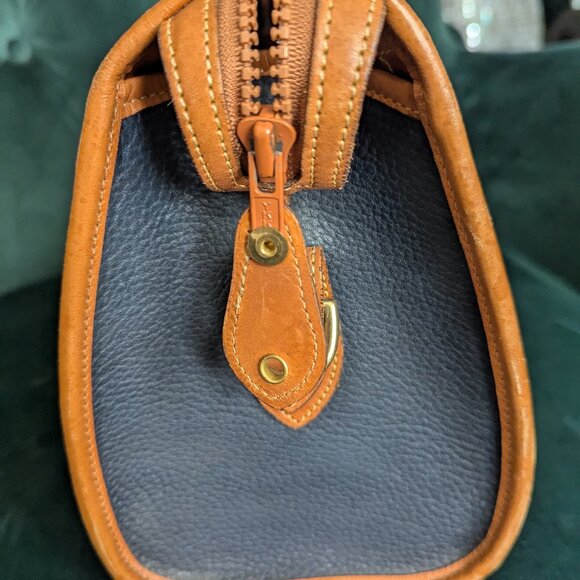 Vintage 1990s Dooney and Bourke Gladstone satchel - Picture 3 of 12